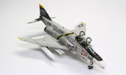 McDonnell Douglas F-4N Phantom II 1:144