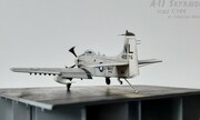 Kampfflugzeug Douglas A-1J Skyraider 1:144