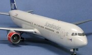 Boeing 767-300 1:144