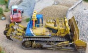 Komatsu D575-A2 Bulldozer 1:87