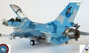 General Dynamics F-16B Fighting Falcon 1:72